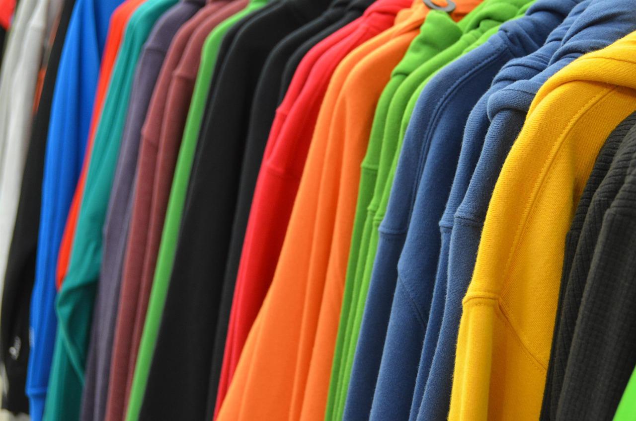 Was zeichnet einen guten Golf Windstopper Pullover für Herren aus?